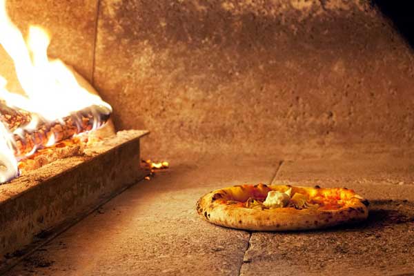 Pizza-Lecce-fornolegna_Bellambriana