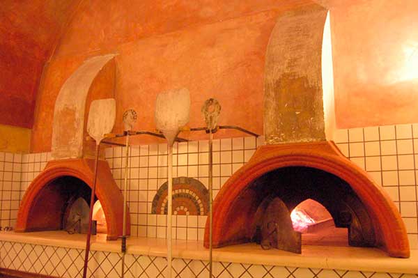 Pizzeria-Lecce-forno-legna_Bellambriana
